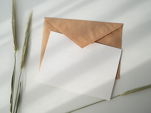 Comment écrire une adresse internationale sur une enveloppe ?